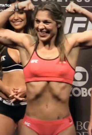 Sexy Ronda Rousey Shows Butt