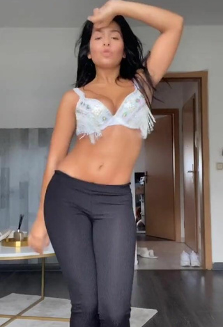 5. Sexy Sabrine Khan Shows Cleavage in White Bra and Bouncing Tits