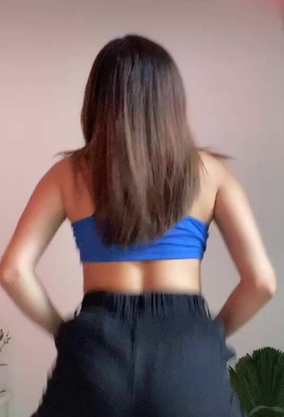 5. Sweetie Sam Espinosa Osuna Shows Cleavage in Blue Crop Top while Twerking