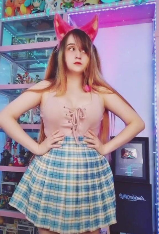 2. Hot San Chan Claudia Shows Cleavage in Beige Tank Top and Bouncing Boobs