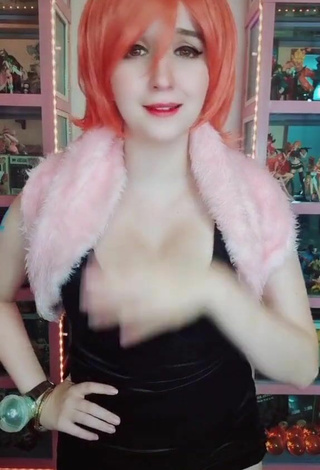 5. Gorgeous San Chan Claudia Shows Cosplay