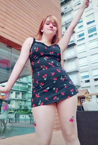 Sexy San Chan Claudia Shows Legs