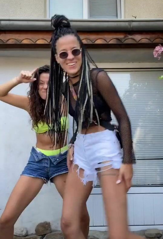 6. Sexy Suzie & Reni Shows Legs