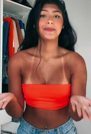 3. Sexy Thaina Amorim in Tube Top