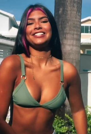 3. Sexy Thaina Amorim Shows Cleavage in Olive Bikini Top and Bouncing Boobs