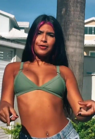5. Sexy Thaina Amorim Shows Cleavage in Olive Bikini Top and Bouncing Boobs