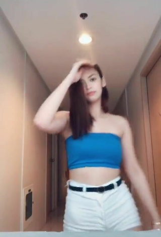 2. Sexy Yvonne Aresu in Blue Tube Top