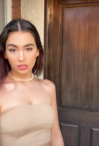 5. Sexy Anahí in Beige Tube Top