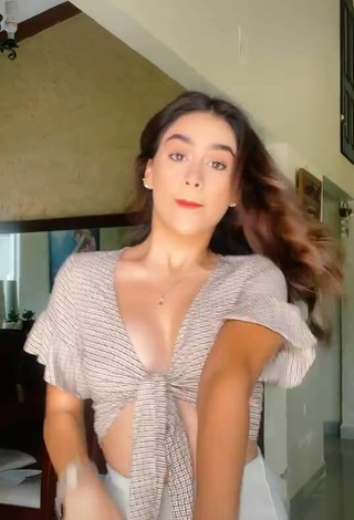 4. Sweet Anahí Shows Cleavage in Cute Checkered Crop Top