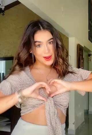 5. Sweet Anahí Shows Cleavage in Cute Checkered Crop Top
