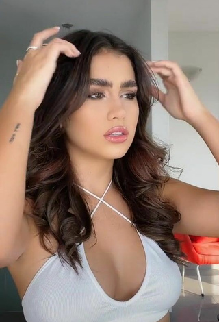 Hottie Anahí Shows Cleavage in White Crop Top