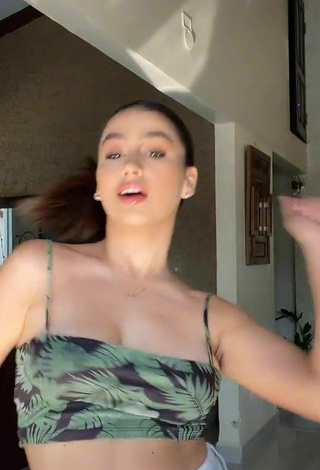 3. Sweetie Anahí Shows Cleavage in Floral Crop Top and Bouncing Boobs
