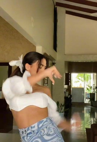 6. Hot Anahí Shows Cleavage in White Crop Top
