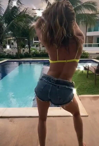 6. Sweetie Késia Muniz de Oliveira in Yellow Bikini Top at the Swimming Pool