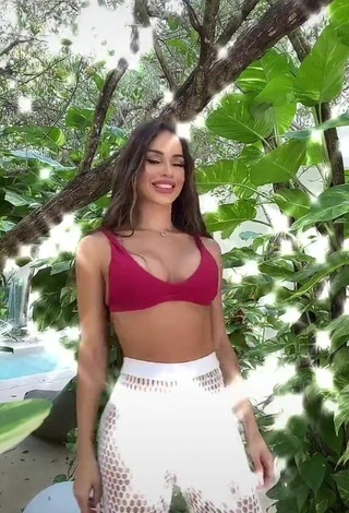 Cute Késia Muniz de Oliveira Shows Cleavage in Red Bikini Top while Twerking
