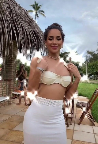 Sexy Késia Muniz de Oliveira in White Bikini Top