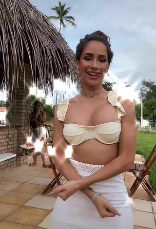 4. Sexy Késia Muniz de Oliveira in White Bikini Top