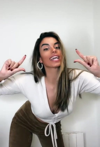 2. Pretty Faina Insense Punzano Shows Cleavage and Booty Shaking