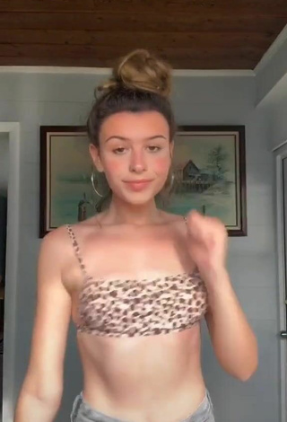 2. Beautiful Faith Alexis in Sexy Leopard Crop Top
