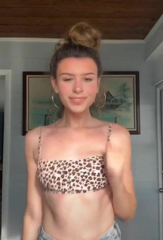 3. Beautiful Faith Alexis in Sexy Leopard Crop Top