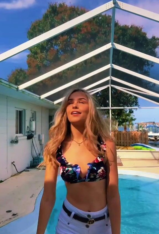 3. Sexy Faith Alexis in Floral Bikini Top at the Pool