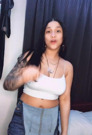 Hot Yary Perez in Crop Top