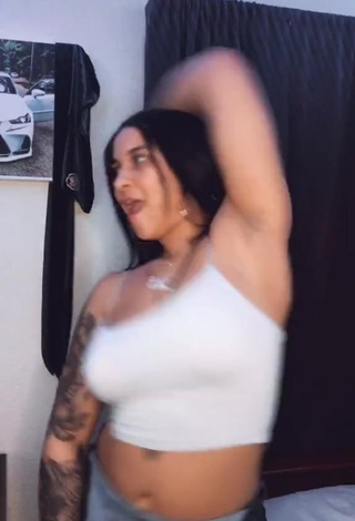 4. Sexy Yary Perez Shows Cleavage and Bouncing Boobs