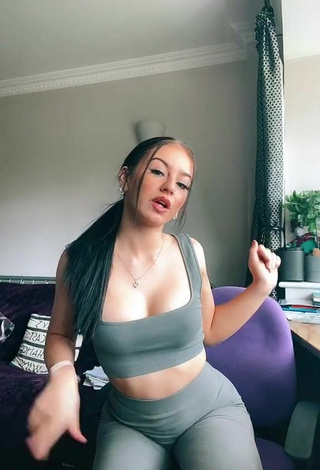 5. Sexy Hannah-Mae Smith Shows Cleavage in Grey Sport Bra