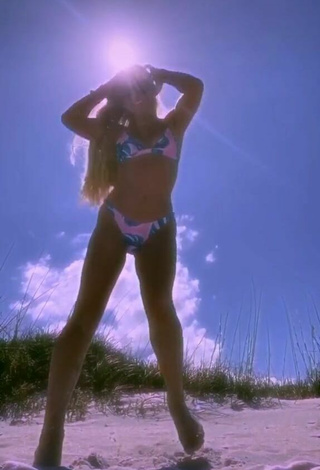 2. Amazing Hannah Mae Dugmore in Hot Floral Bikini at the Beach