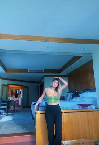 1. Cute Isabella Patel Shows Cleavage in Green Crop Top