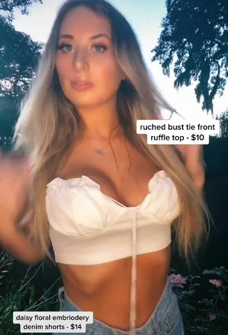 2. Erotic Ali Marie Shows Cleavage in White Crop Top