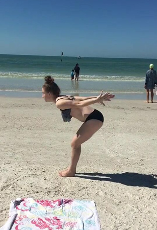 Sexy Elaina Rose in Bikini at the Beach while doing Sports Exercises