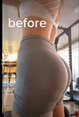 1. Sexy Jenna Dave Shows Big Butt