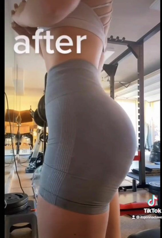 3. Sexy Jenna Dave Shows Big Butt