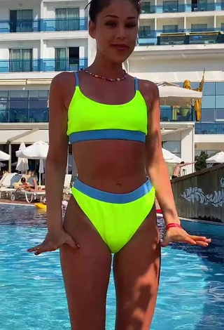 3. Sexy Maria Jeleniewska in Lime Green Bikini at the Swimming Pool