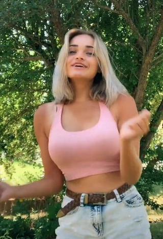 2. Sexy Jessi101love in Pink Crop Top