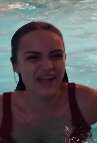 4. Sexy Jessi101love in Red Bikini at the Swimming Pool