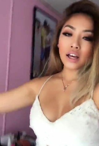 3. Sexy Jessie Le in White Crop Top