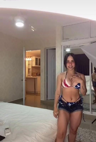 Hot Jessica Ferreiras in Bikini