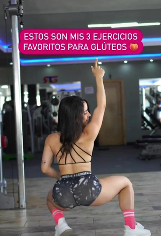 Sexy Jessica Ferreiras Shows Butt
