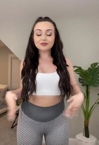 2. Sexy Julia Raleigh Shows Big Butt