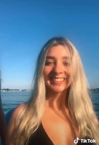 5. Hottie Isabella Diakomanolis in Bikini Top on a Boat