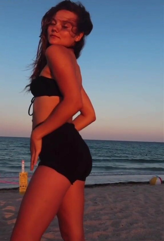 2. Cute Katy Hedges in Bikini Top at the Beach