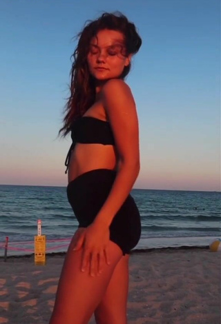 4. Cute Katy Hedges in Bikini Top at the Beach
