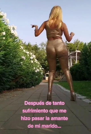 2. Hottie Lidia Shows Butt in a Street