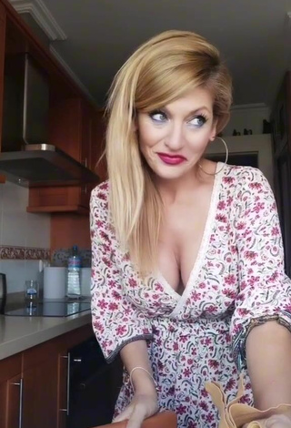 4. Sweetie Lidia Shows Cleavage in Floral Dress