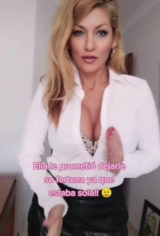 4. Sexy Lidia Shows Cleavage in White Top