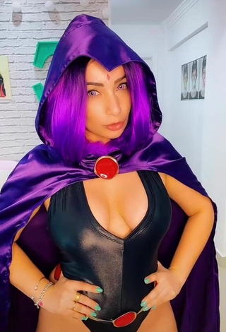 Gorgeous Emanuelly Raquel Shows Cosplay and Bouncing Boobs
