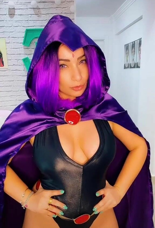 2. Gorgeous Emanuelly Raquel Shows Cosplay and Bouncing Boobs