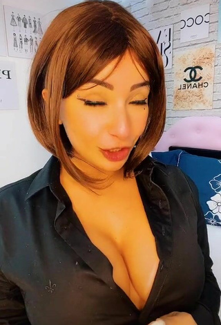 Sensual Emanuelly Raquel Shows Cleavage and Bouncing Boobs
